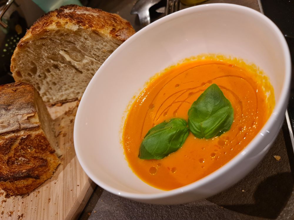 Fruchtige Tomatensuppe mit Aprikose - Cocina Feliz