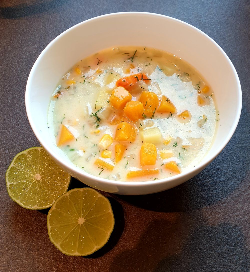 Butternusskürbis Suppe mit Mais - Cocina Feliz